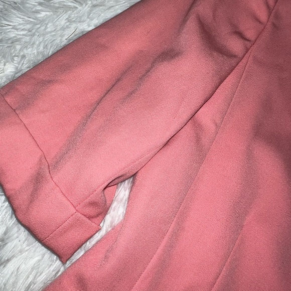 ❌ SOLD ❌ Authentic Vintage Chanel Pink Blazer Size 38 - Picture 4 of 16